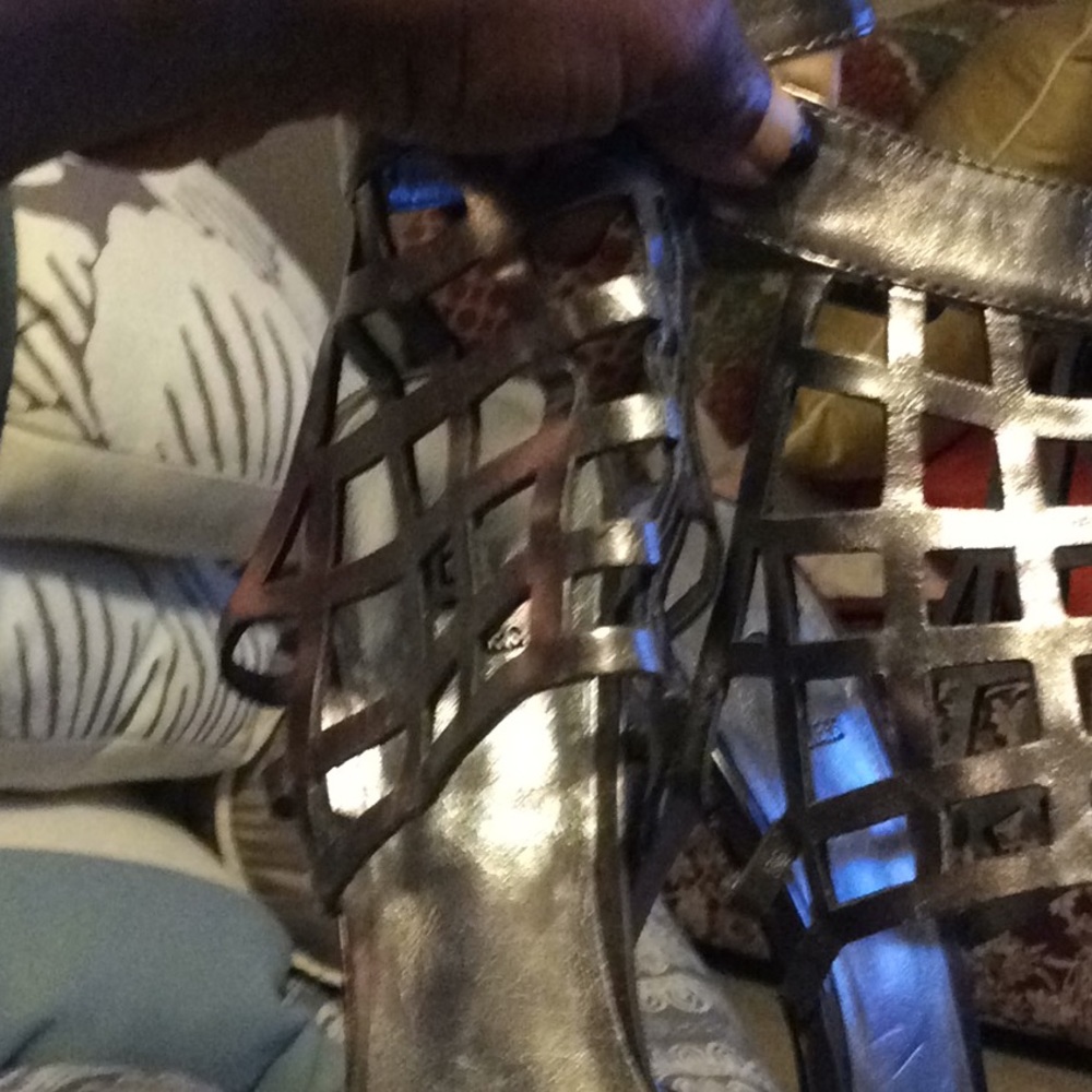 Bakers pumps silver